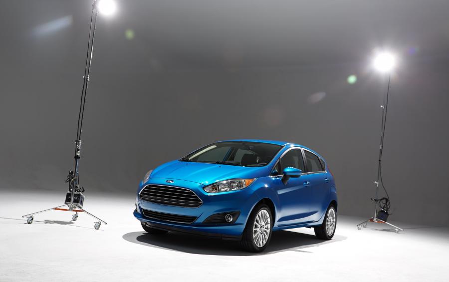  Ford Fiesta 5-Door 2014 года  (US) (фото 9 из 122)